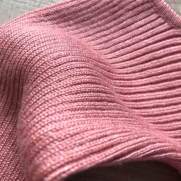 Cold-shoulder ribbed pink sweater S - Picture 4 of 4
